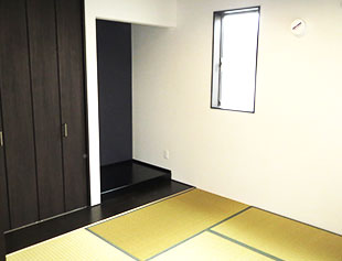 室内干しコーナー横のファミリークローゼット